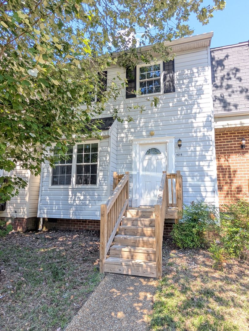 1615 Skiffes Creek Circle, Williamsburg VA 23185