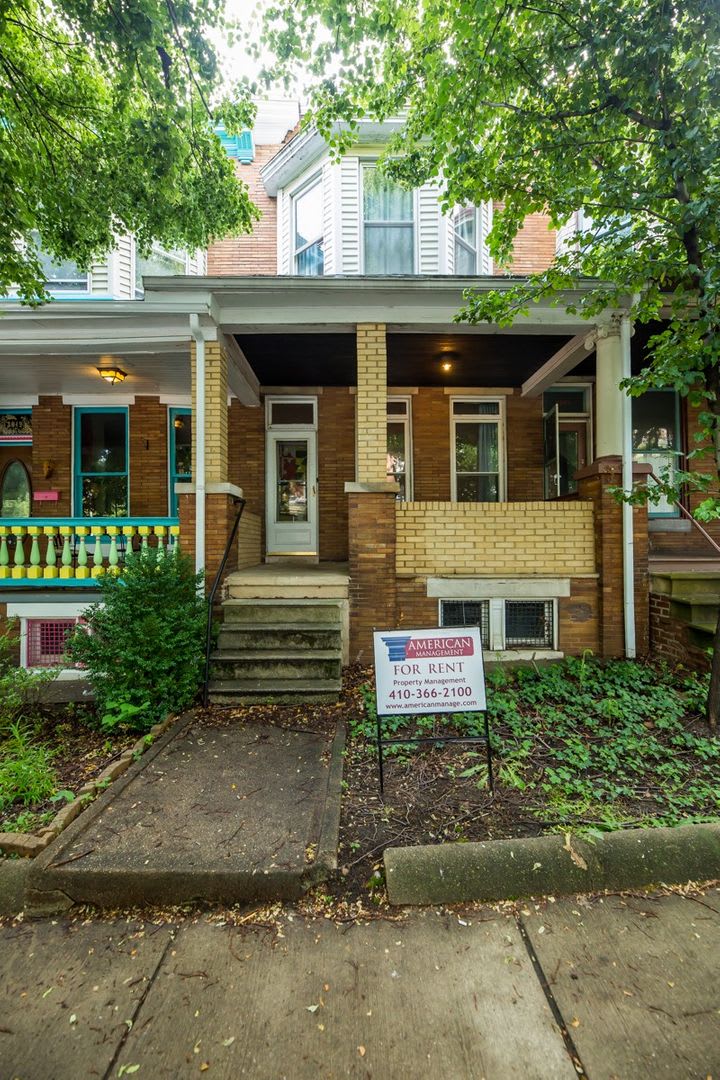 2026/2027 JHU Off-Campus Charles Village 3bd/1ba Rowhouse w/ W/D!! Available 6/9/26
