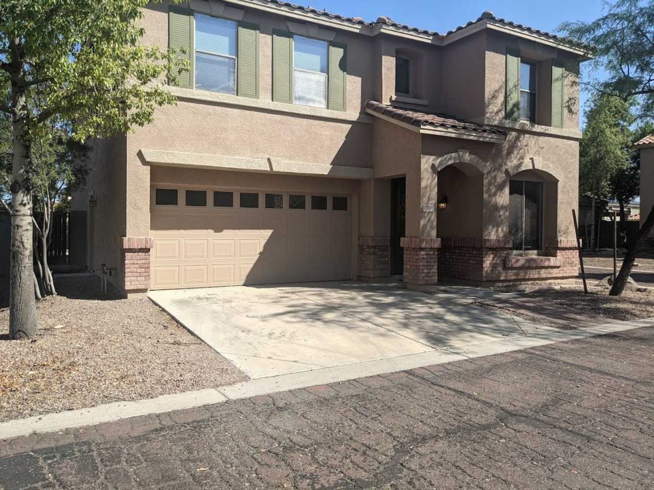 Beautiful 4 Bedroom + Loft Home