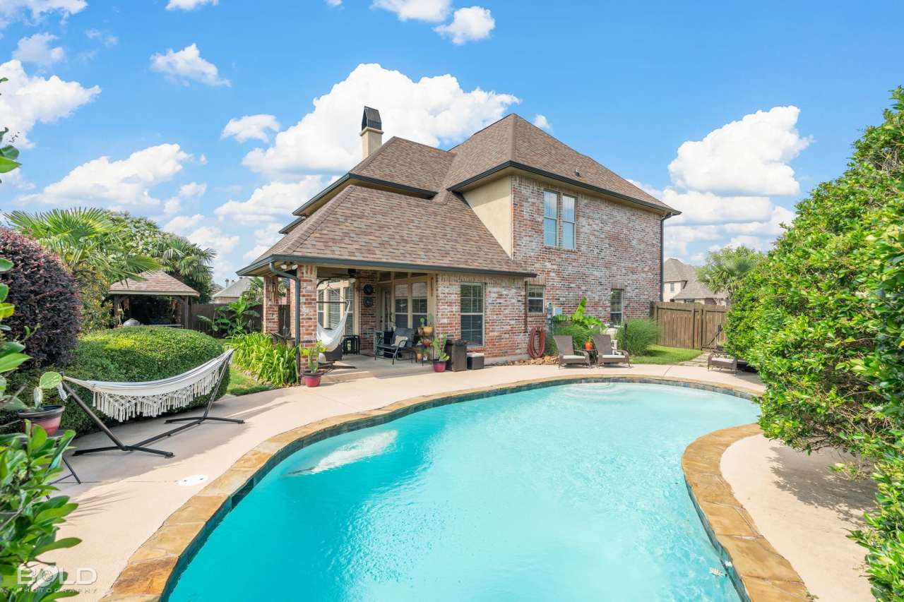 PRIVATE OASIS IN GATED COMMUNITY