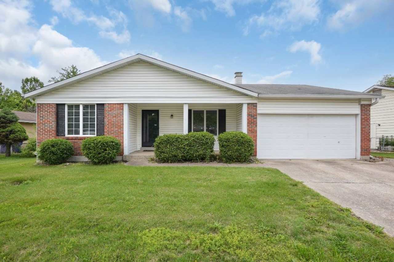 Upgraded 3-Bedroom Home in North County Florissant – Spacious, Convenient, Move-In Ready
