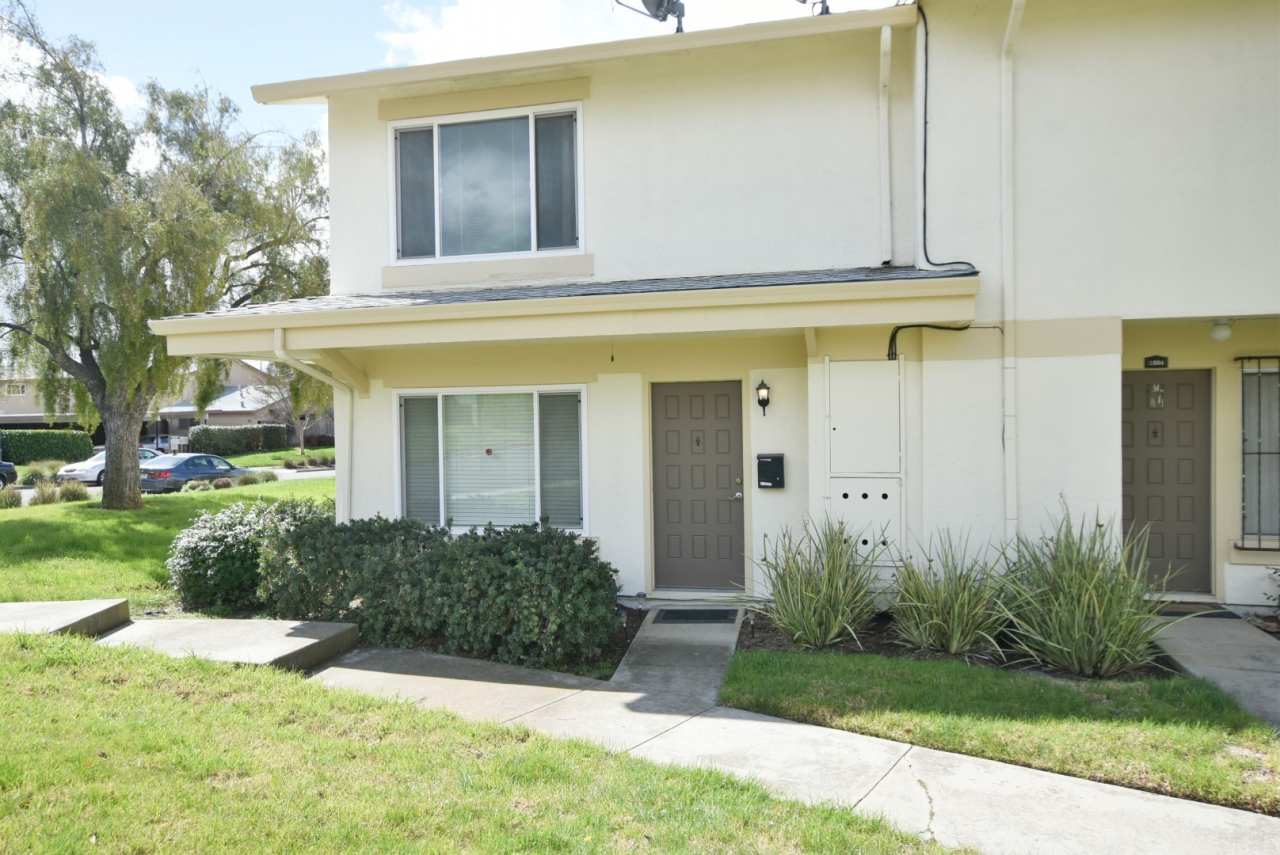 Bright Updated 2 Bedroom 1.5 Bath North San Jose Condo