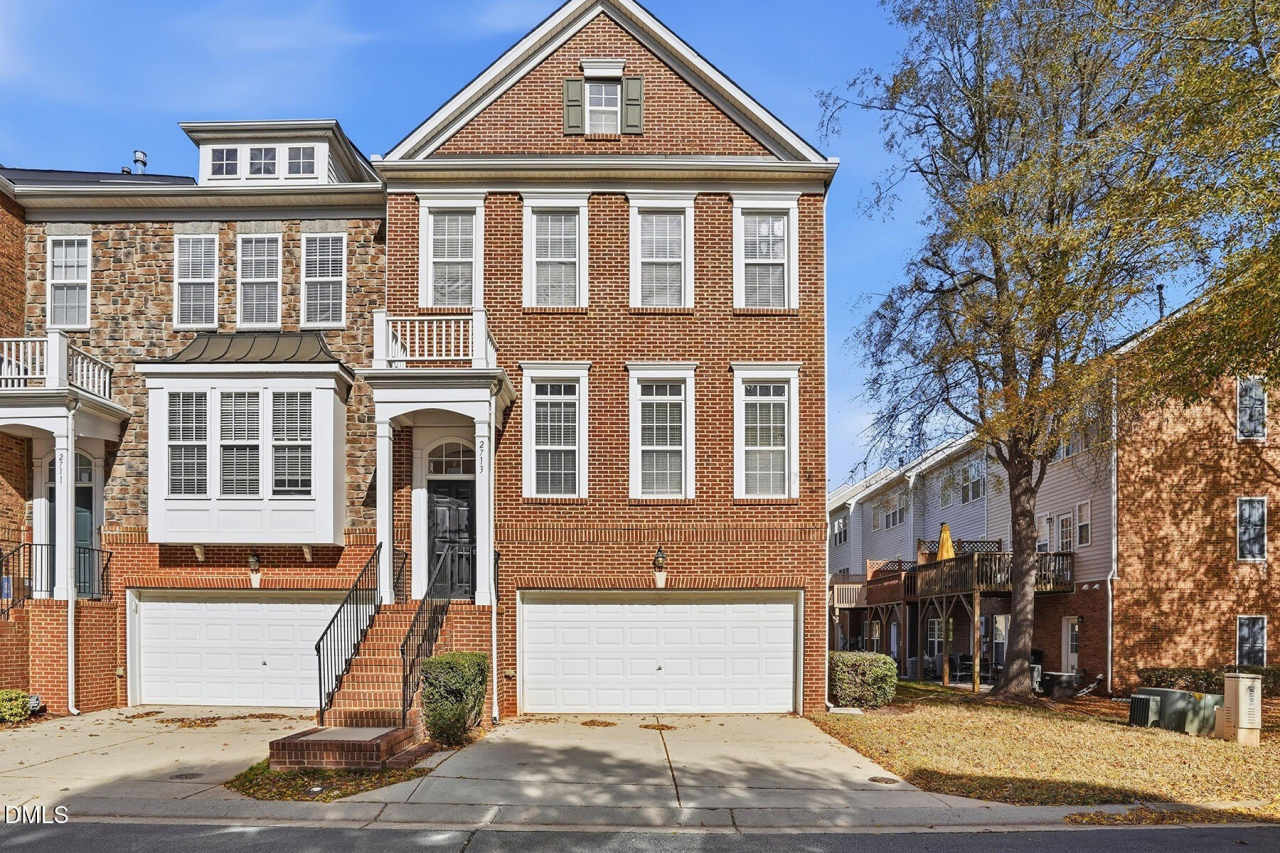 2713 Laurelcherry Street