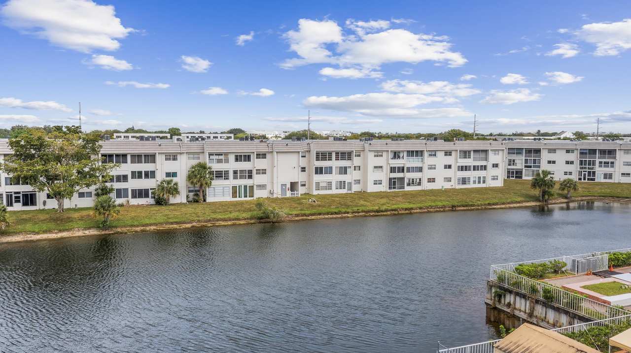 8130 Sunrise Lakes Boulevard