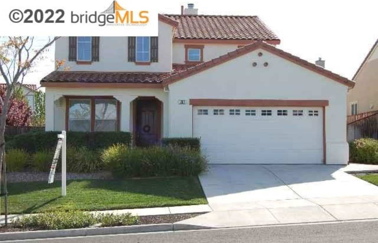 VERY RARE 4 BEDROOM RENTAL OPPORTUNITY! LOCATED IN THE DESIRABLE SHADOW LAKES SUBDIVISION,