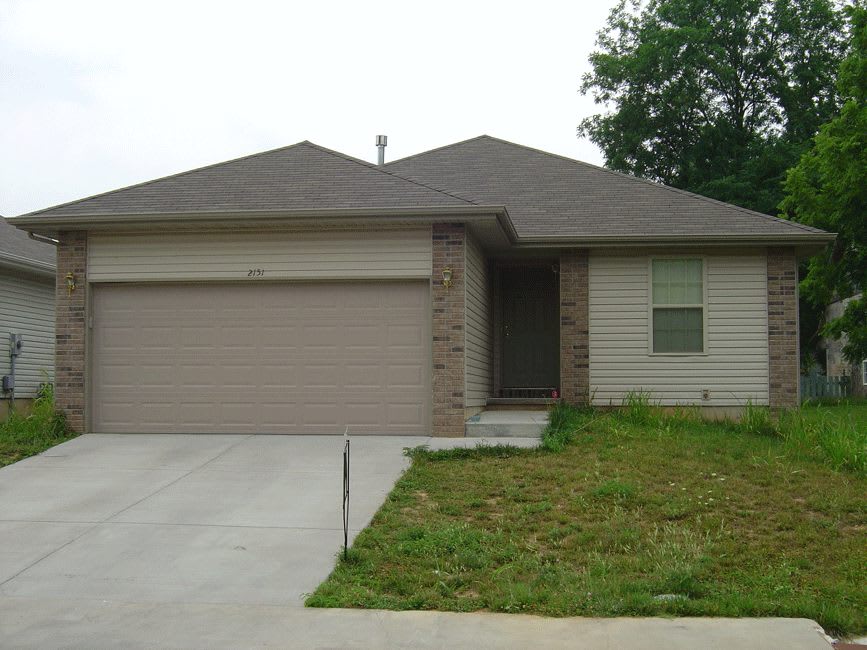 2151 N. AVENUE B - ONE SMALL PET NEGOTIABLE - CALL OFFICE FOR SHOWING INFORMATION