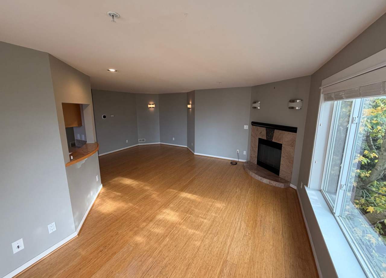 Tastefully Updated 2bd 2bath Queen Anne Condo for Rent!