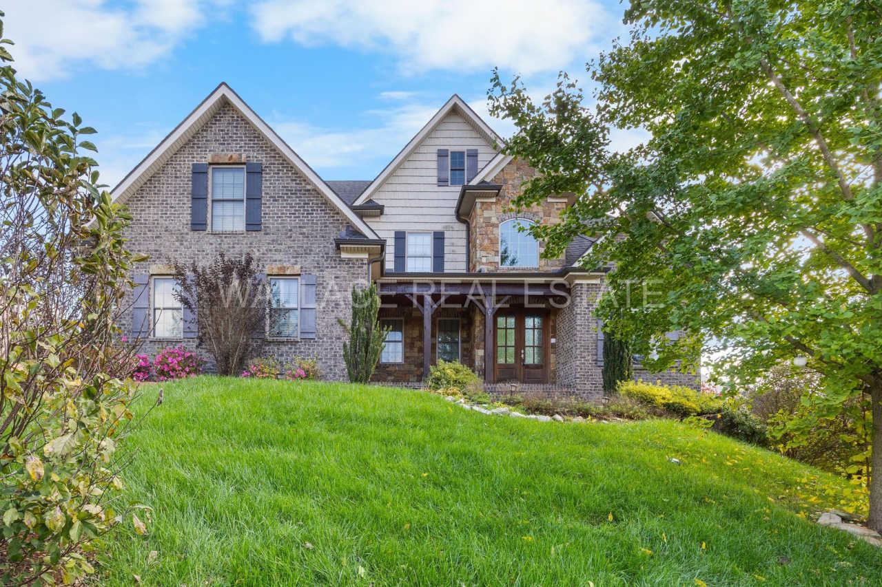 GORGEOUS 4 BEDROOM IN HARDIN VALLEY!!!!