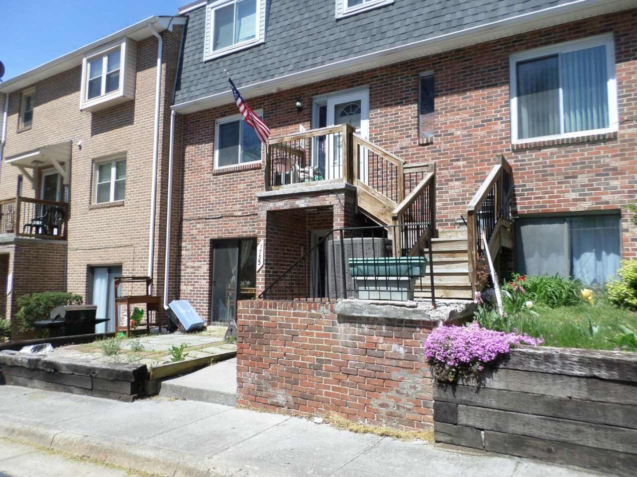 3 Bedroom 2 Bath Townhouse