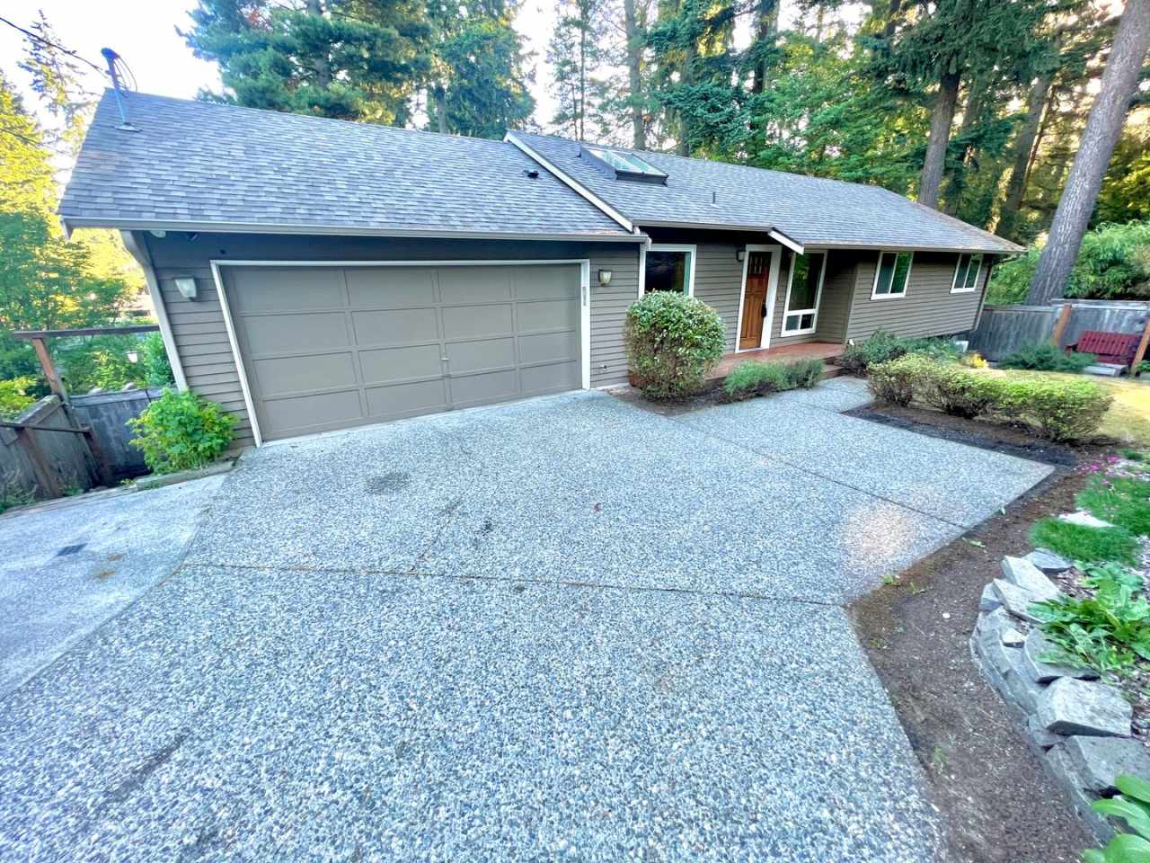 Spacious and Serene: Stunning 4-Bedroom Rental in Shoreline, WA