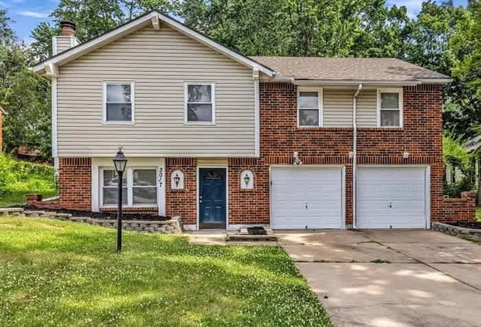 3017 Northwest Castle Drive