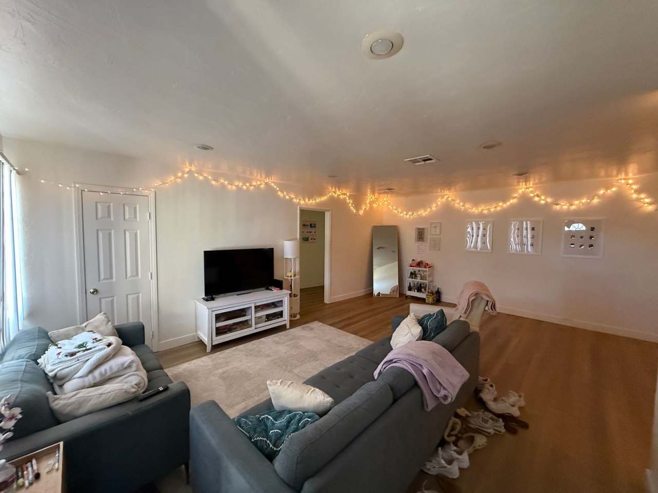 5BD 3 BA with a Great Yard!