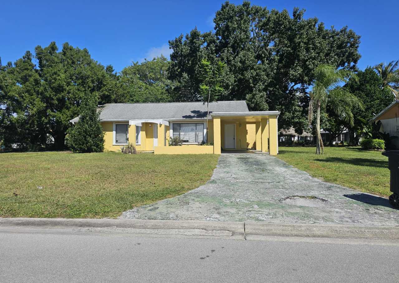 1917 SE Burgundy Lane