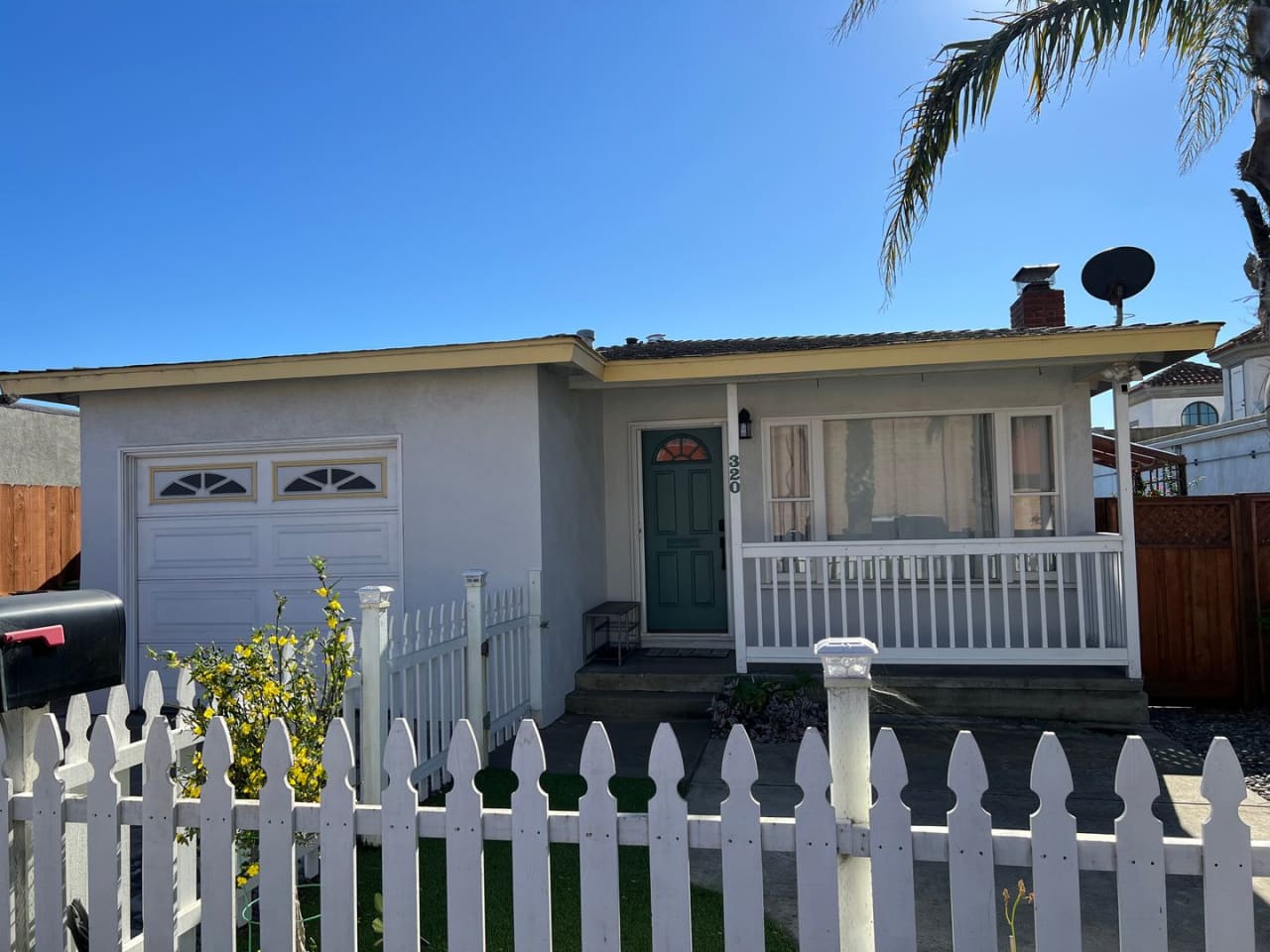 Home minutes from the beach