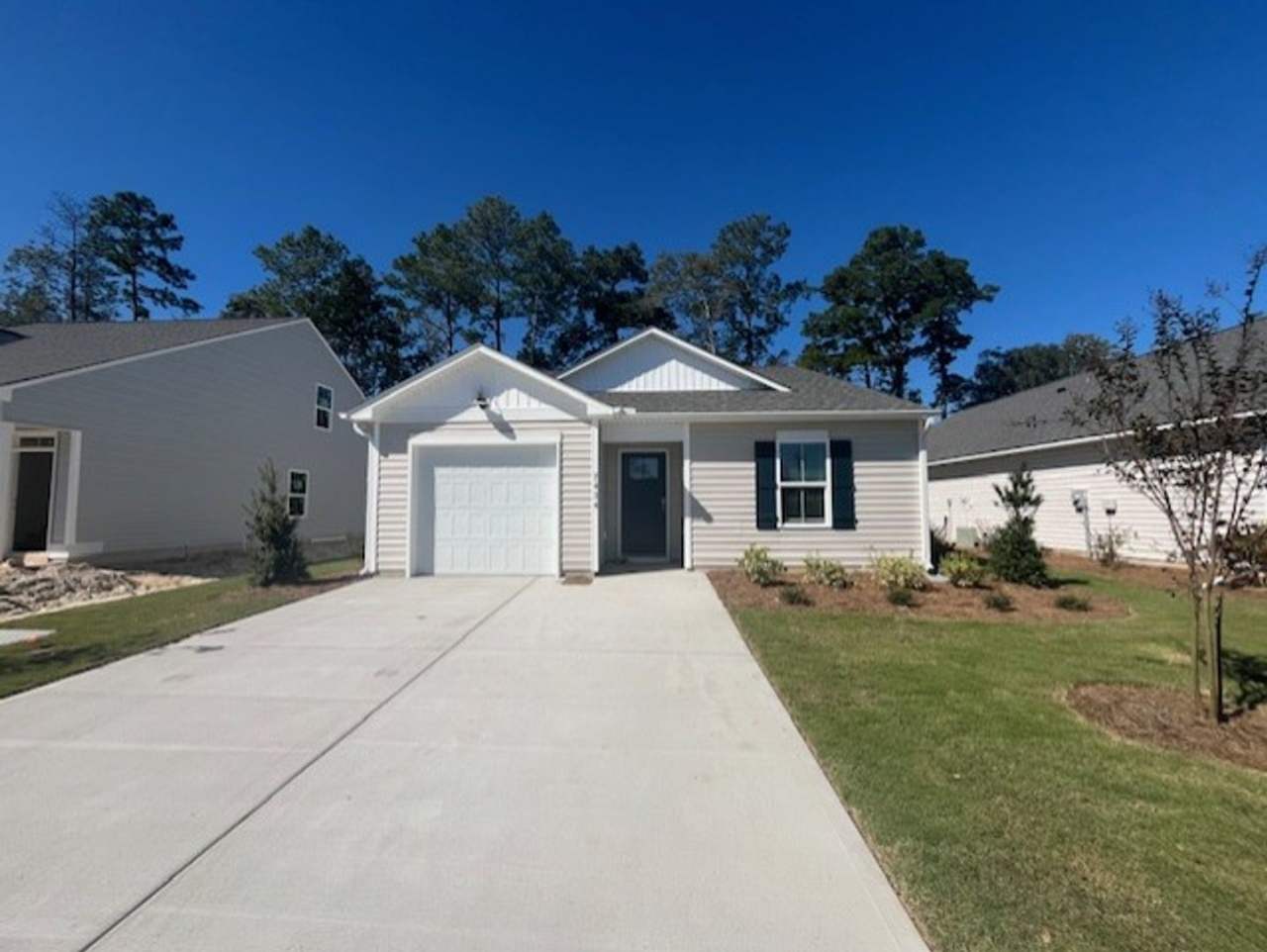 Cozy New-Build in Leland!