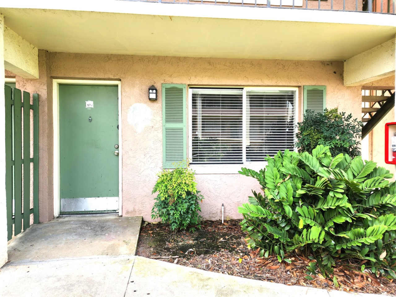 Ground Floor Unit; Tile/Laminate Flooring; Pool; Water/Sewer/Gas INCLUDED in the Rent!