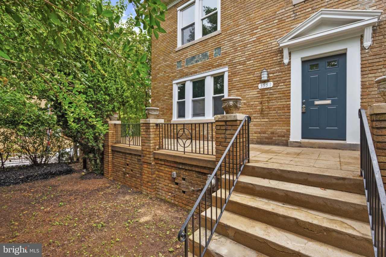 3551 HERTFORD Place NW