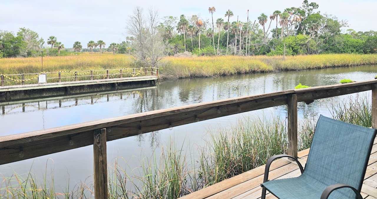 Furnished Waterfront Bungalow with Pool Access