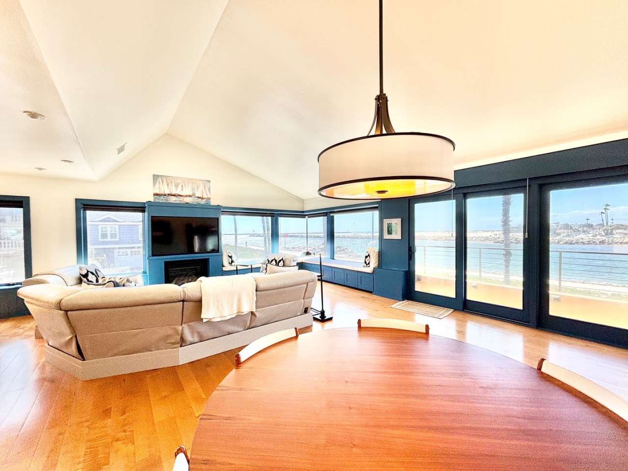 2524O- Amazing Waterfront | FURNISHED