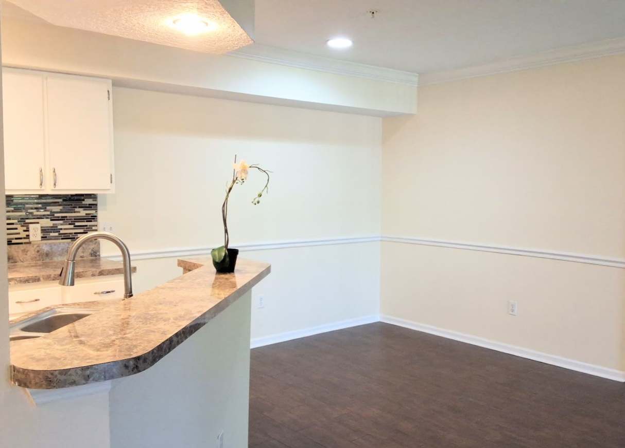 Beautiful 2/2 condo for rent next to Waterford Lakes Town Center, UCF and Valencia College.