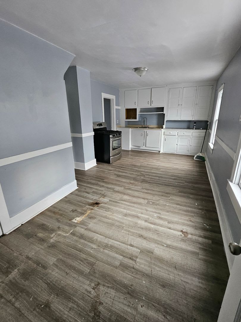 upper two bedroom unit with bonus room West side