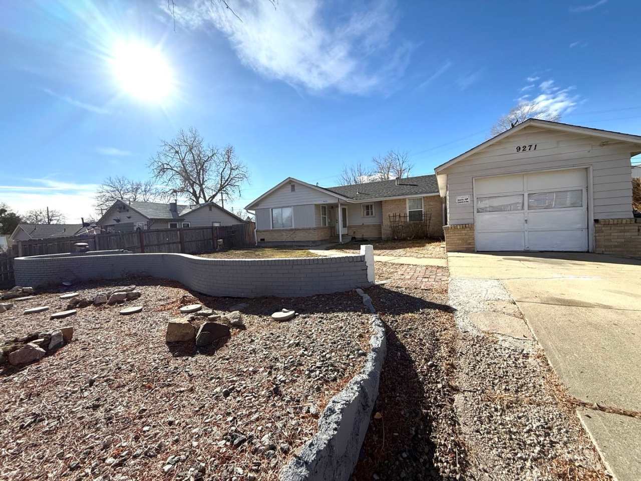 Adorable 3 bed/1.5 bath house with yard