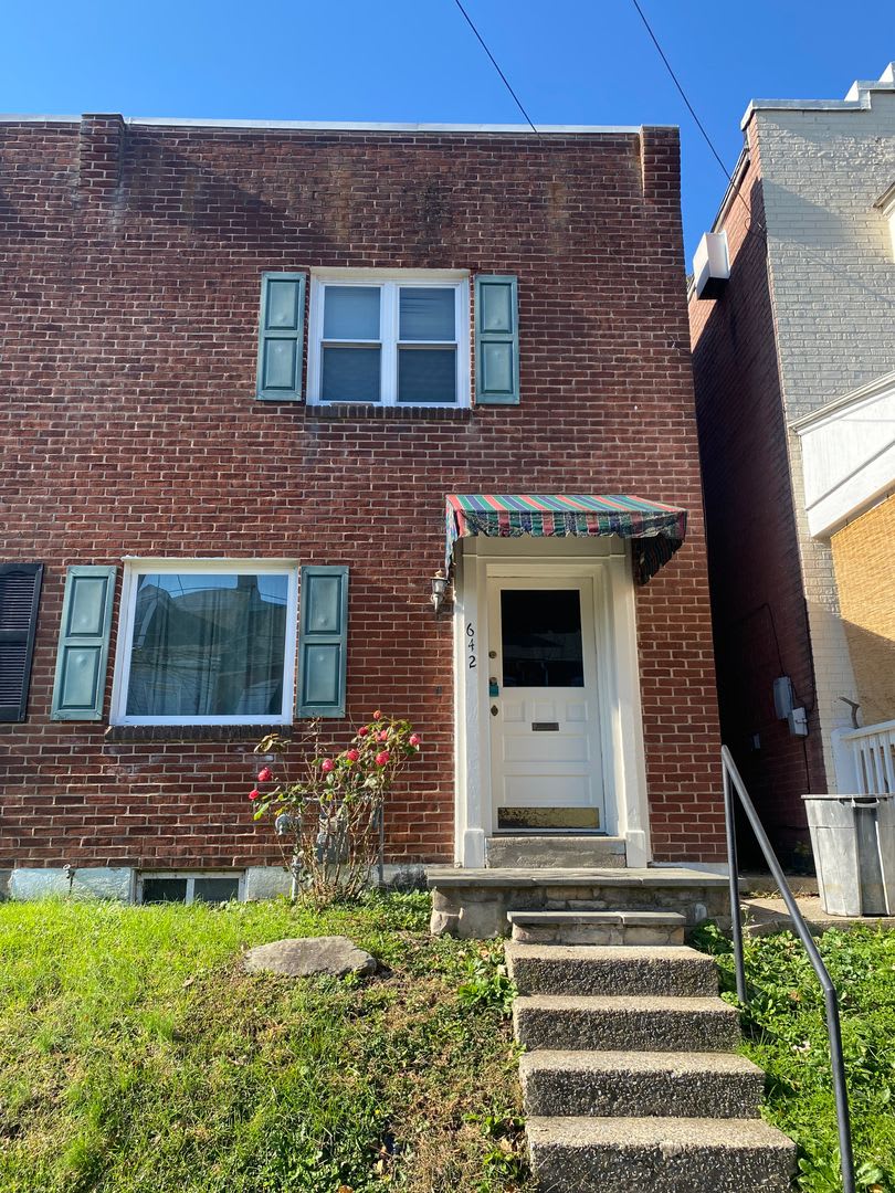 IDEALLY SITUATED ROWHOME AVAILABLE IN LANCASTER CITY