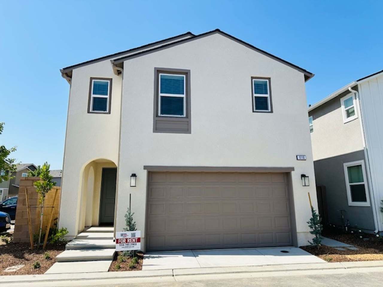 $2,295 Tesoro Viejo, Award Winning Community, 3/2, Solar Panels, Ophelia Ave.