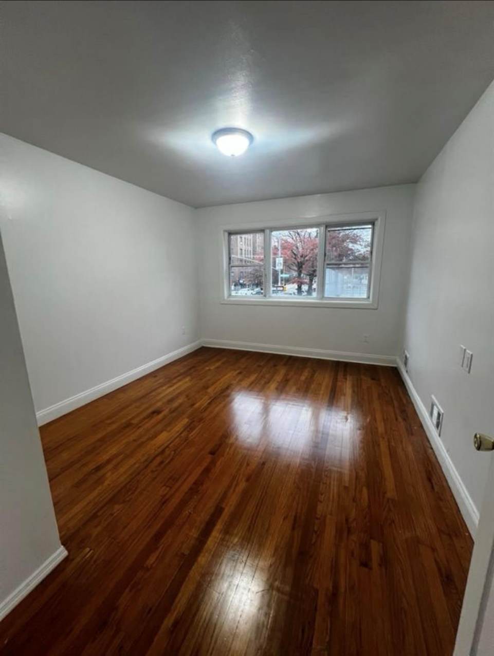 1071 Stratford Avenue