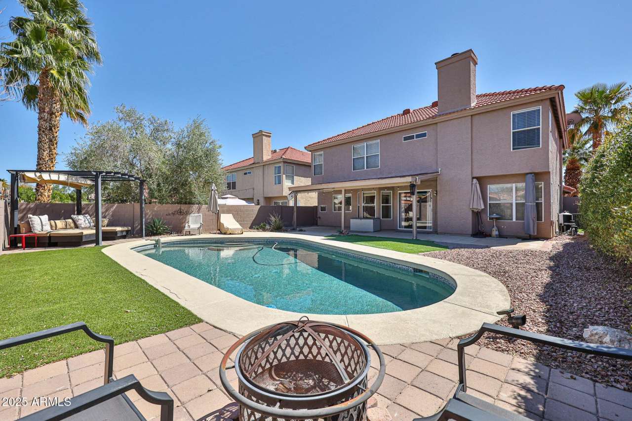 3236 E HIDDENVIEW Drive