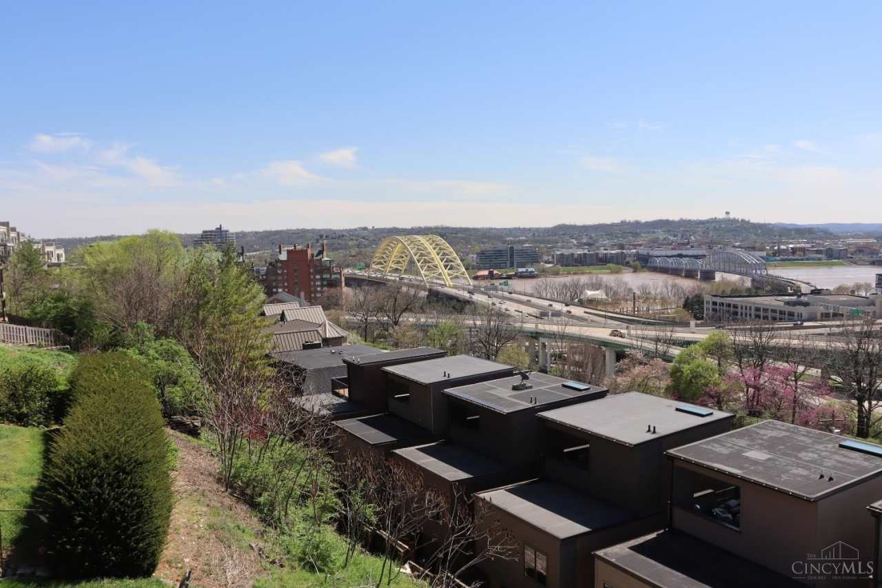 399 Oregon Street unit: 3