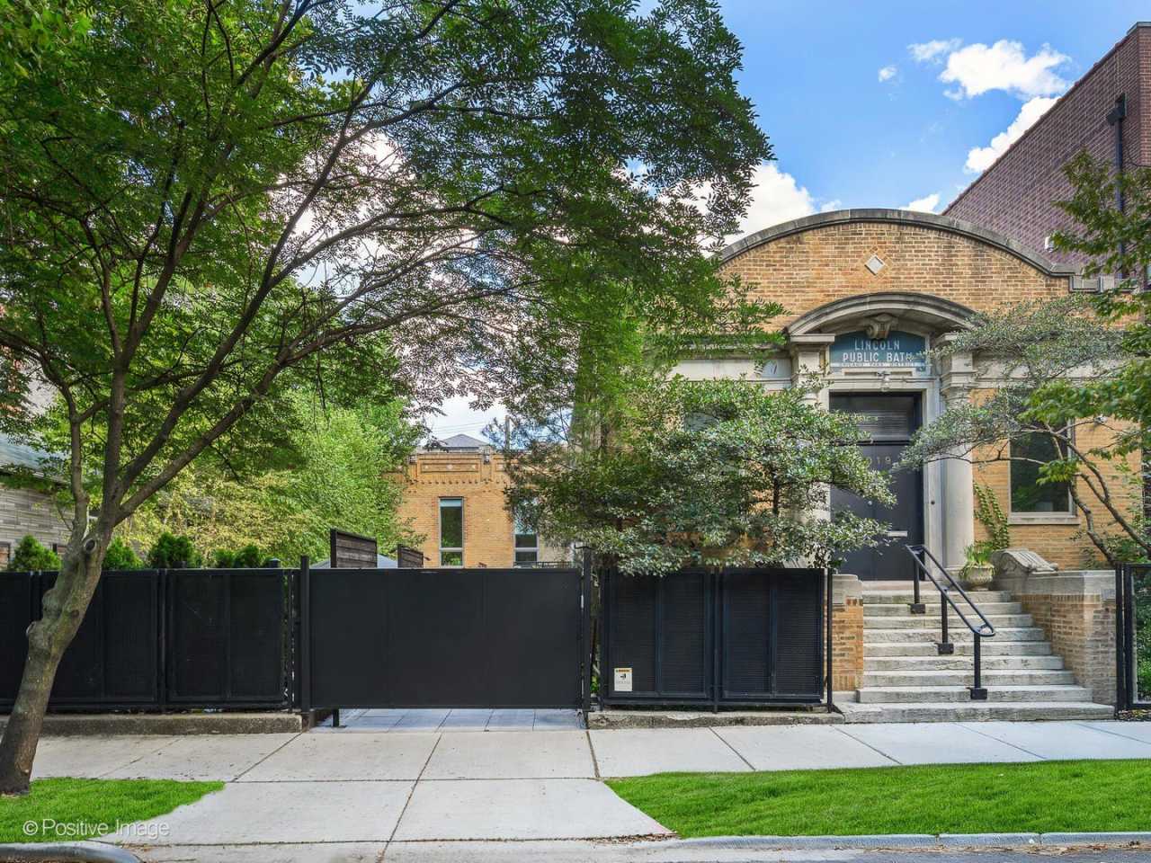 1019 N WOLCOTT Avenue