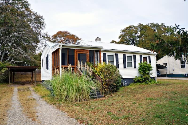 Well-Maintained 2/1 Home in Normaltown - PRE-LEASE FOR AUGUST 2026