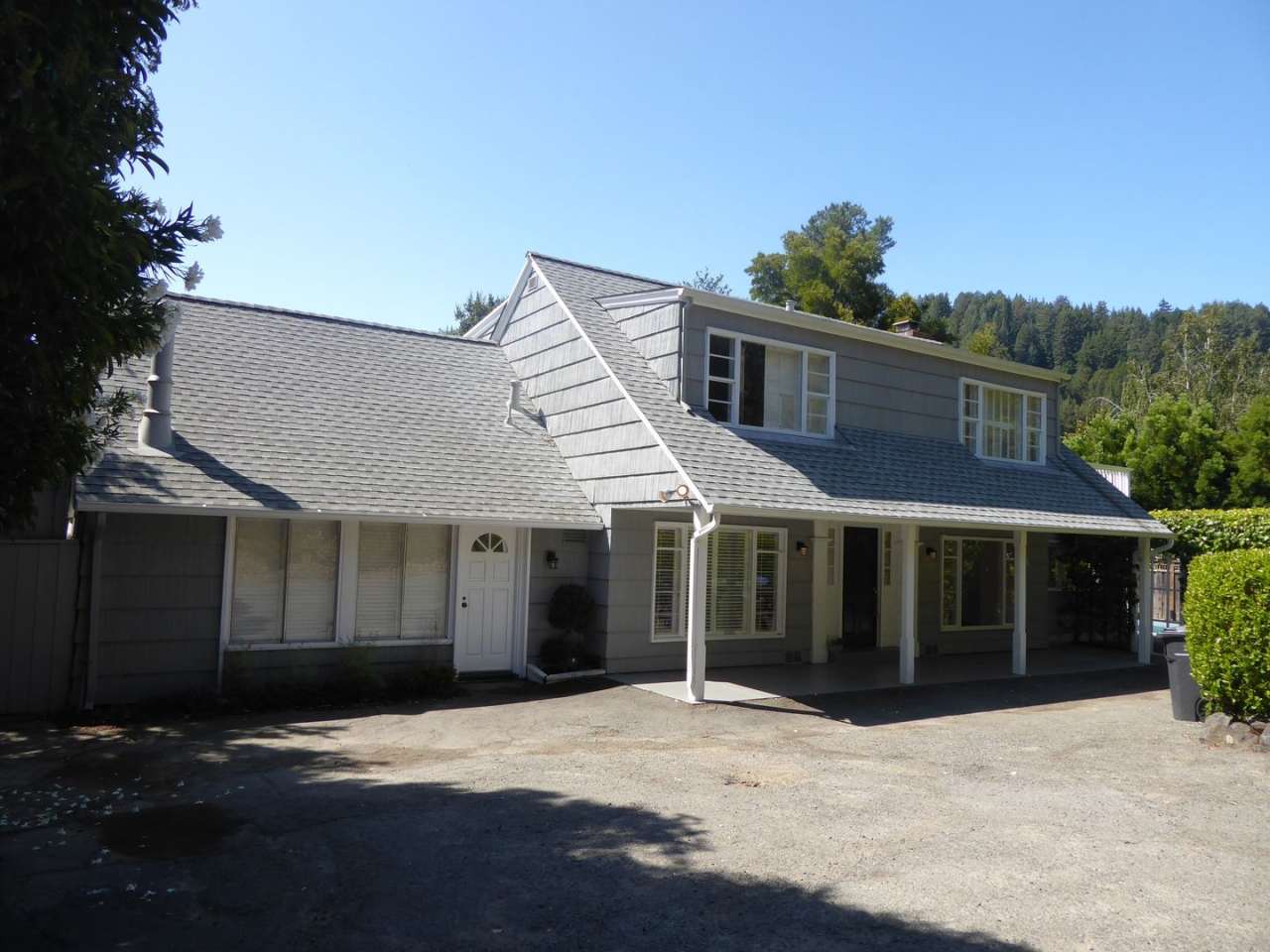 SPACIOUS AND SECLUDED THREE BED / TWO BATH HOME IN ROSS WITH POOL