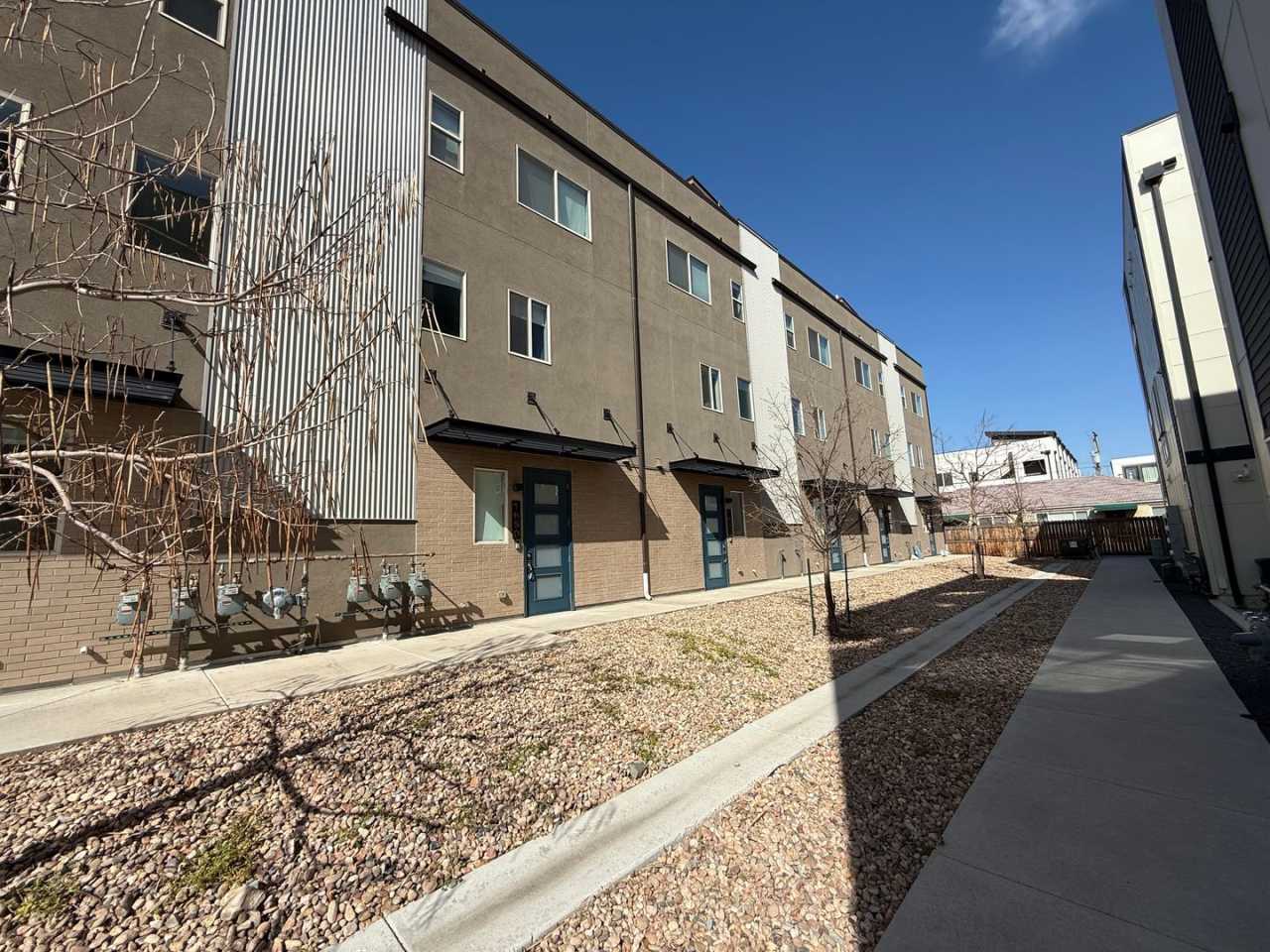 Modern Townhouse with Rooftop Deck  Mountain Views Near Sloan’s Lake!!