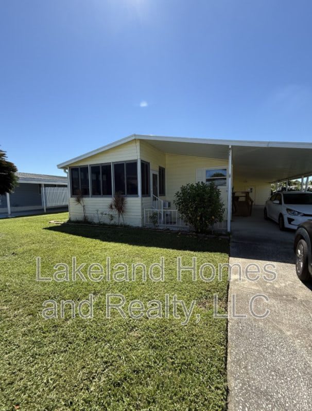 1811 Sherwood Hill Drive