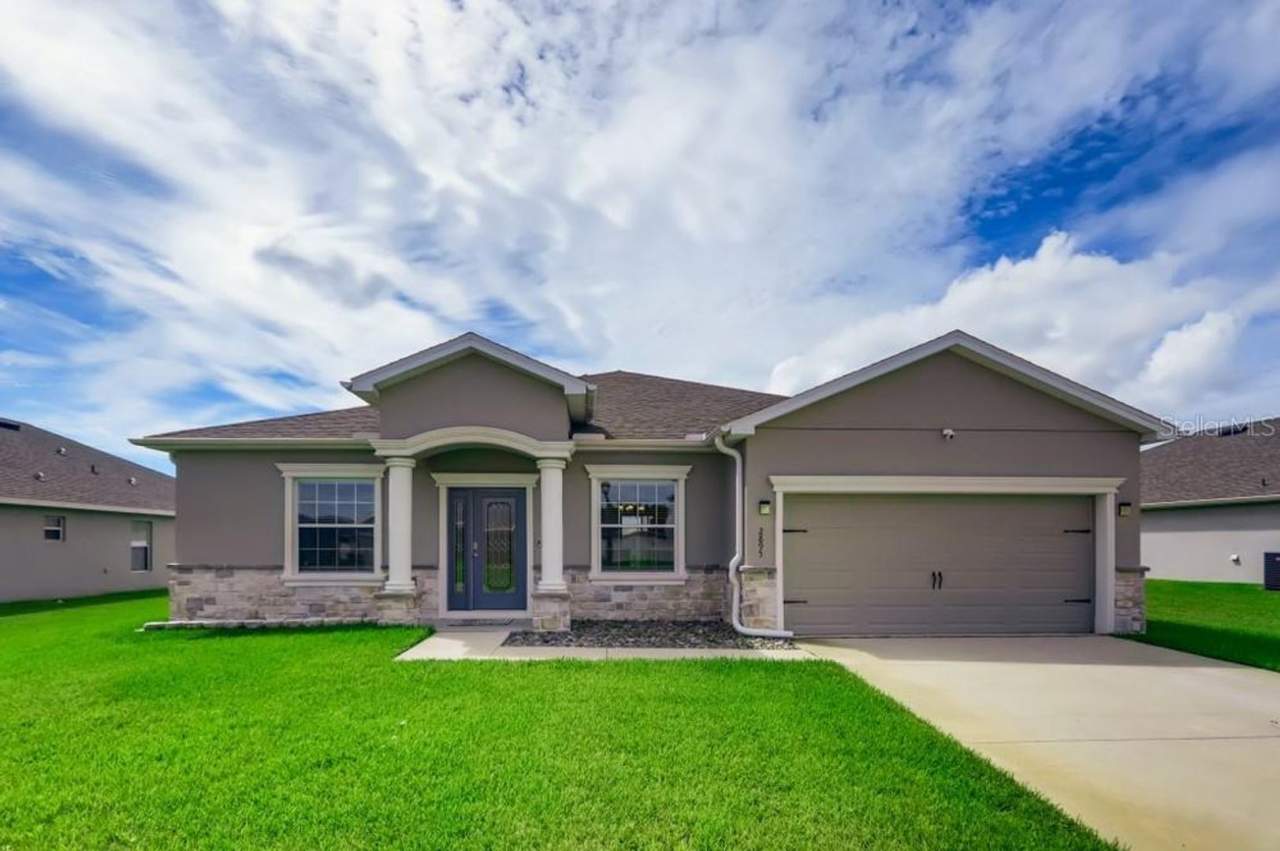 4 Bedroom 3 Bath Waterfront Home in Gramercy Farms for RENT!