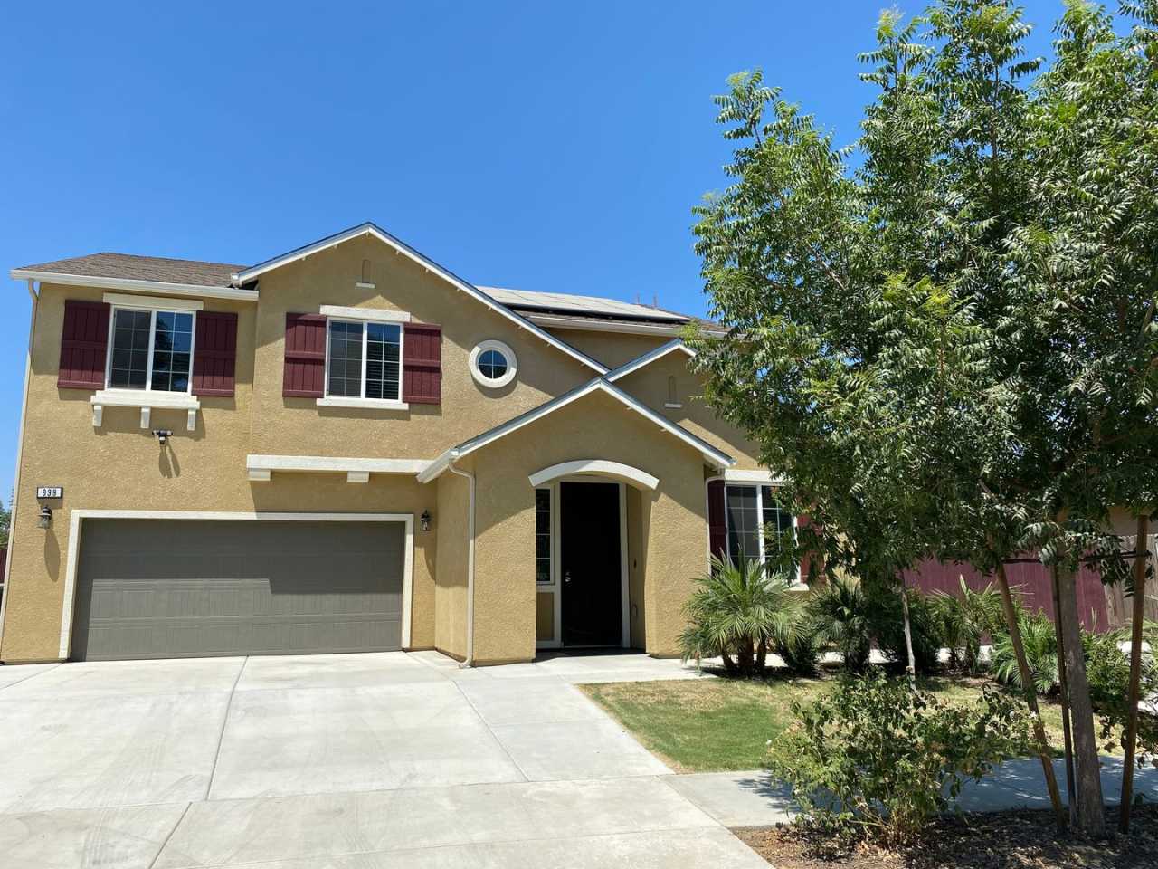 Beautiful home in desirable neighborhood for rent in Visalia CA