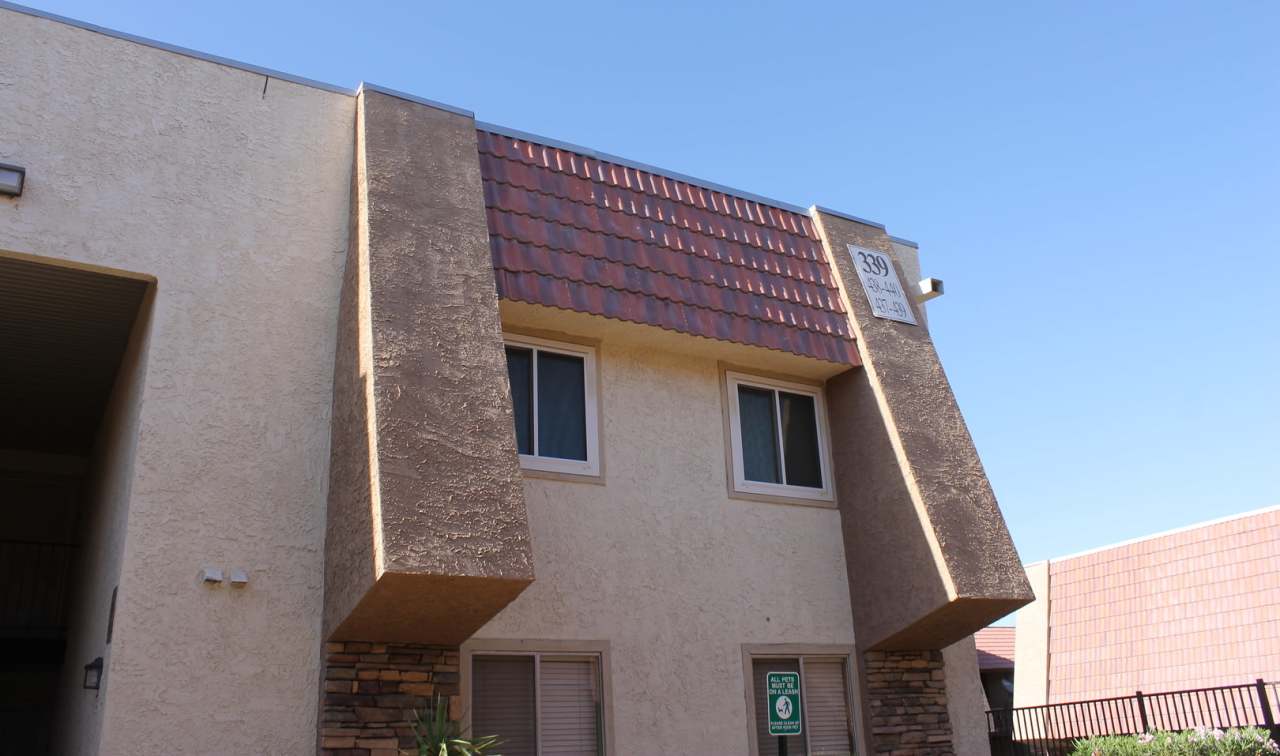 GUARD GATE COMMUNITY, 3 BEDROOM, 1.75 BATHROOM WITH COMMUNITY POOL, SPA  TENNIS COURT