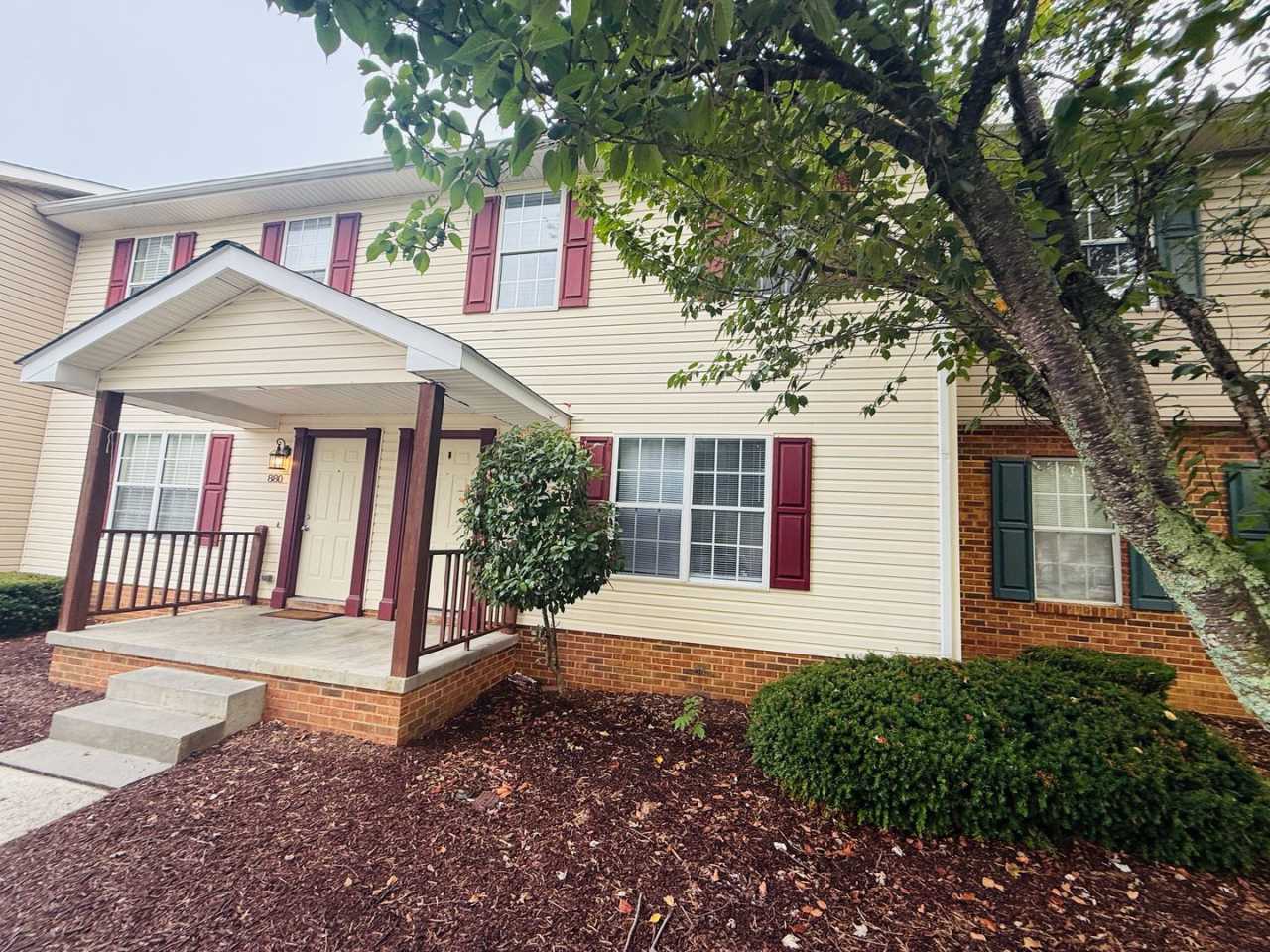 4 Bedroom 2.5 Bath Townhouse