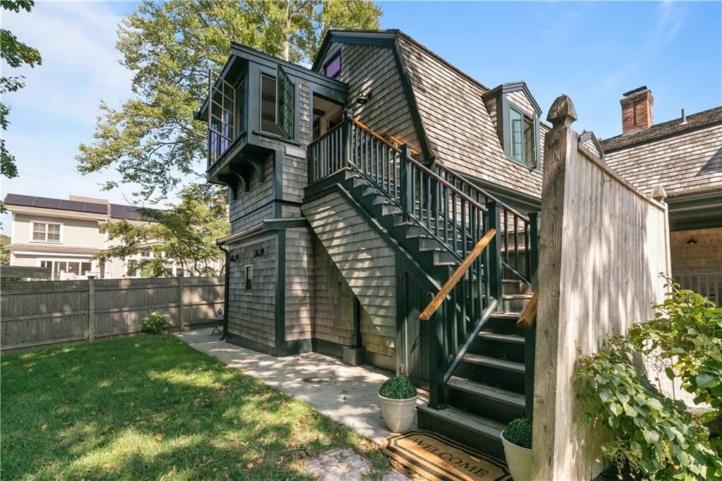 99 Coggeshall Avenue