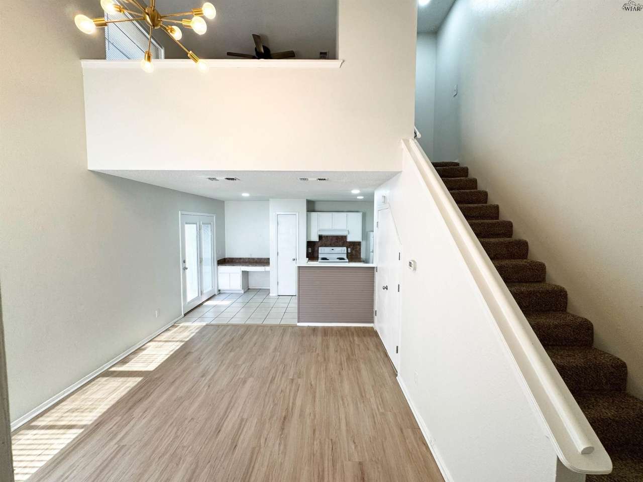 4511 MISTLETOE DRIVE