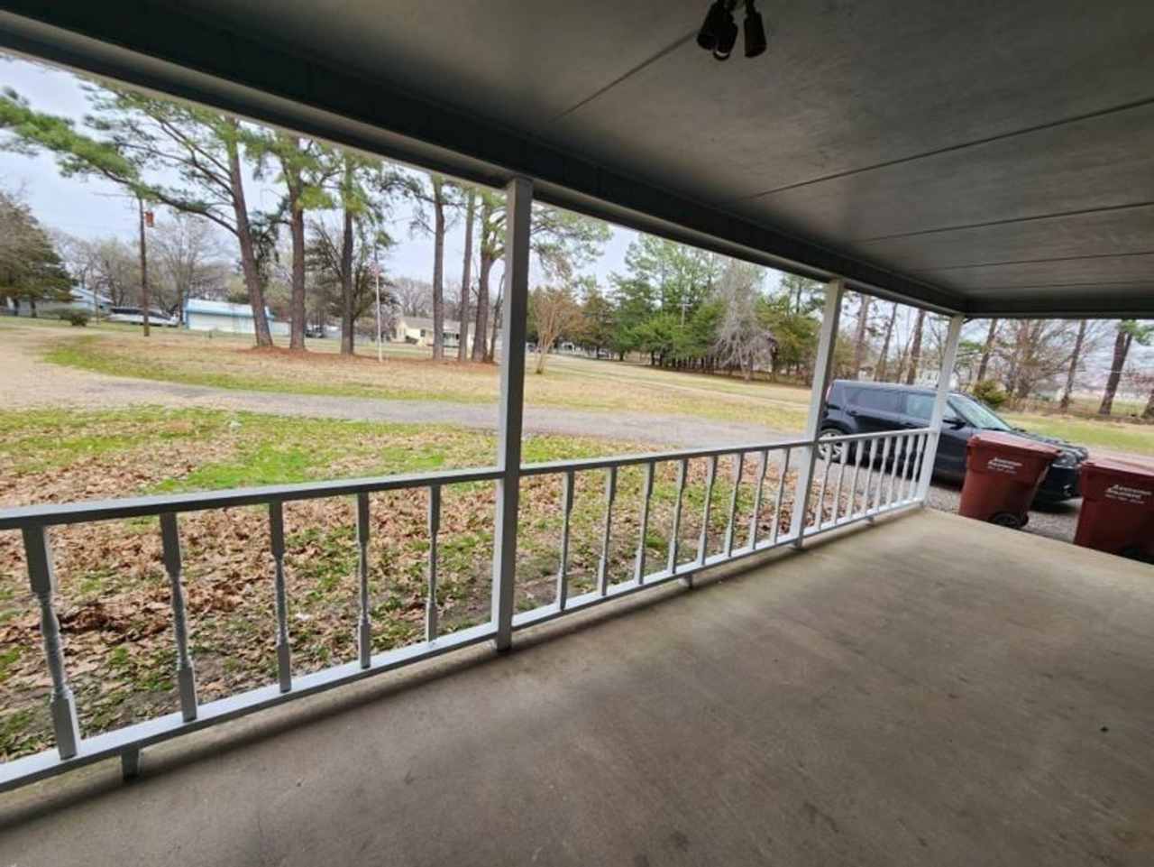 Lake front home on an acre lot on Lake Bonham!