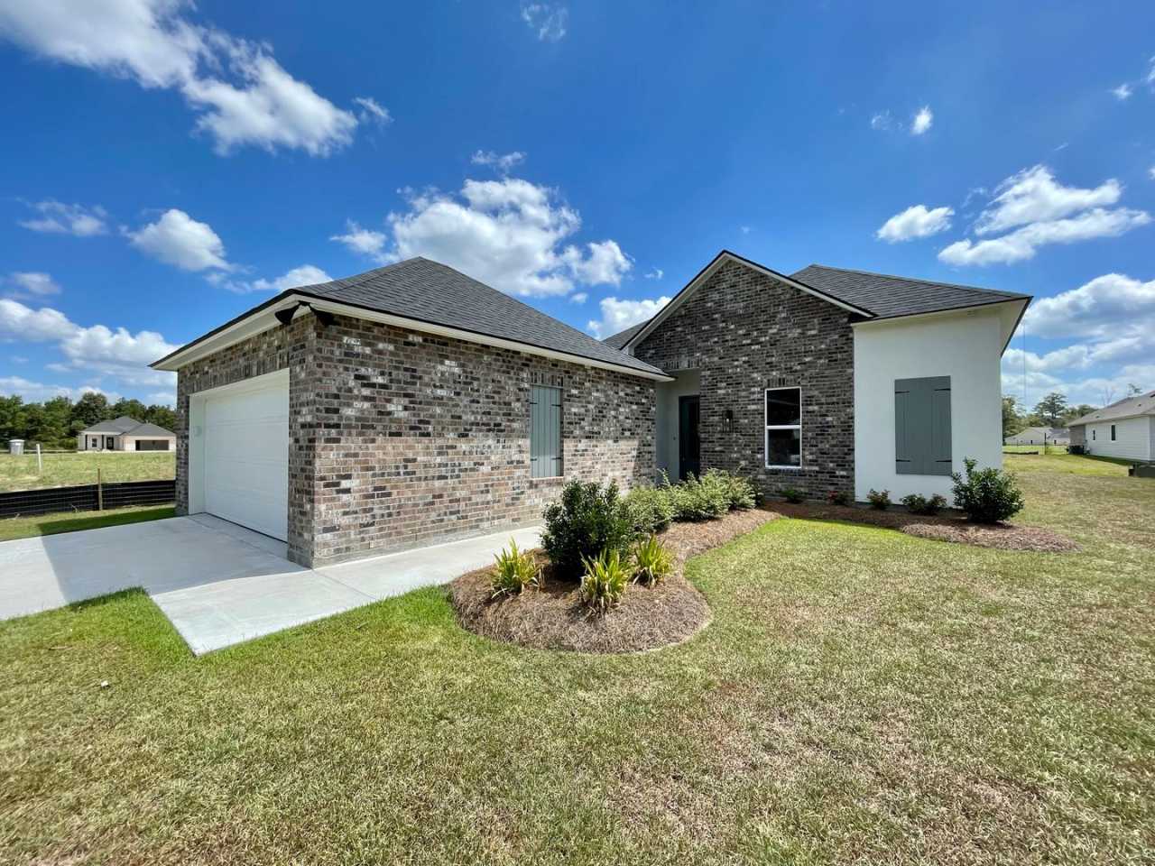 4 Bed 3 Bath in Southhaven! Move-In Ready!