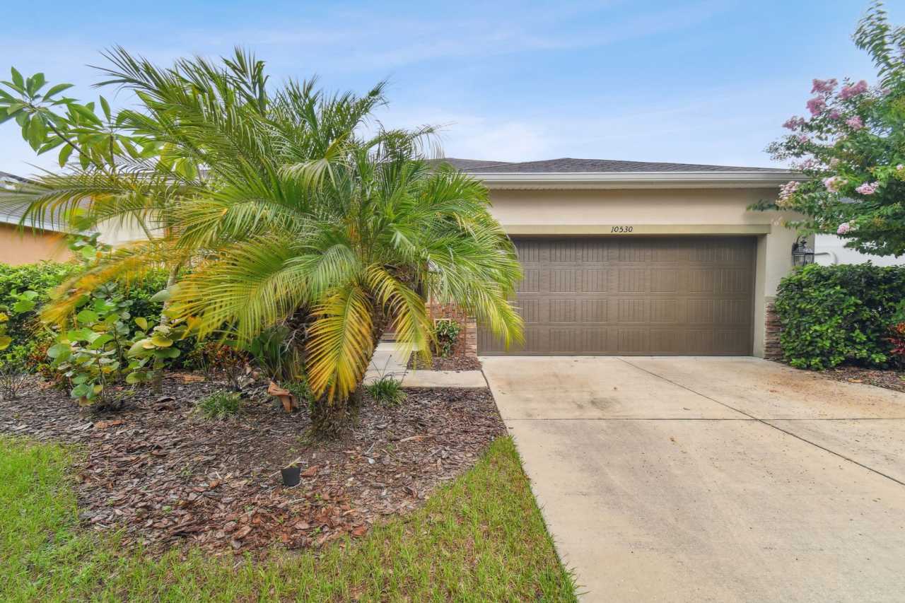 Spacious 4 Bed, 2 Bath Single Family Home for Lease in Riverview - Lawncare Included!