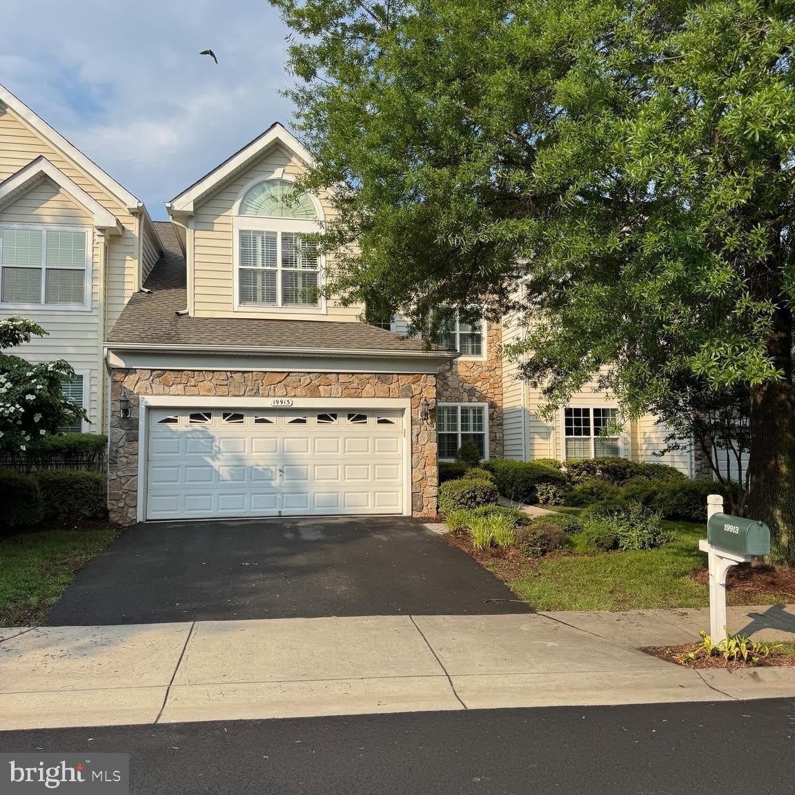 19913 NAPLES LAKES TER