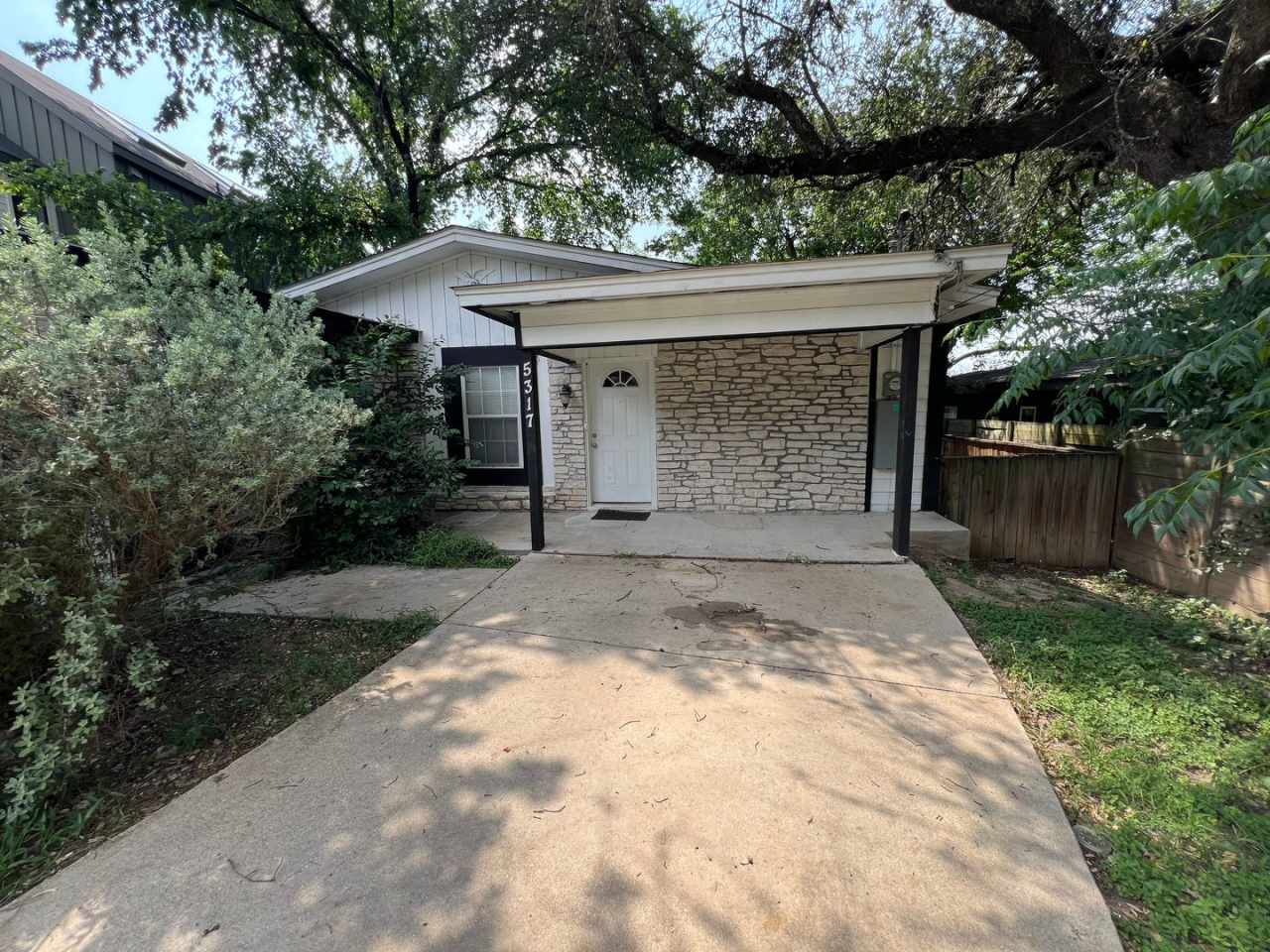 Cool home in East Austin - Don't Miss this one - Perfect for Roommates!