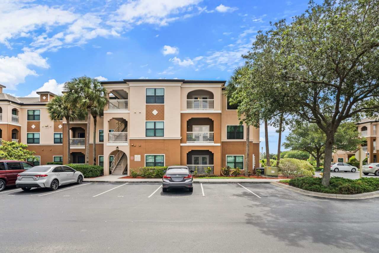 Beautiful 3-Bedroom, 2-Bath Condo in the Heart of Viera including basic cable, internet, garbage collection, and water.