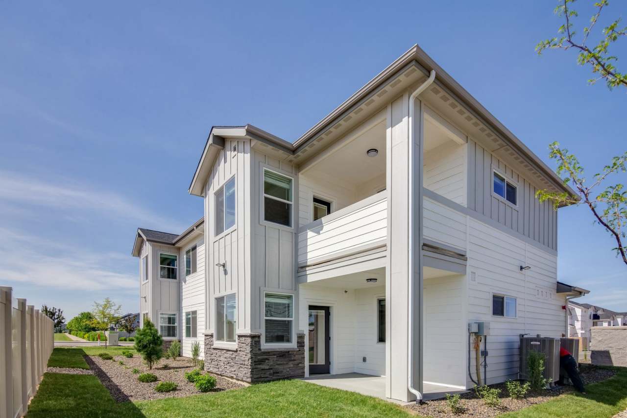 Now Leasing! Location, Community, Quality Living!