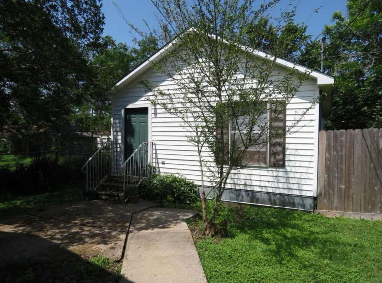 July 2026 Move in! Adorable 1 bedroom 1 bathroom with a Yard!